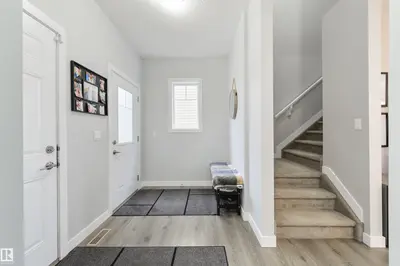 Interior photo 1 of 8 HALLADAY BV