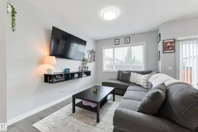 Interior photo 3 of 8 HALLADAY BV