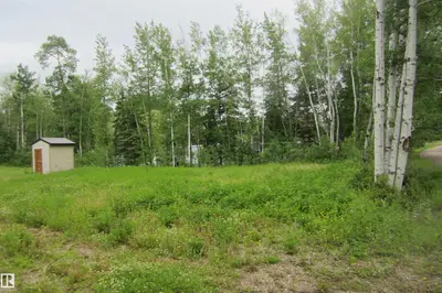 Interior photo 1 of 220 11502 Twp Rd 604 S