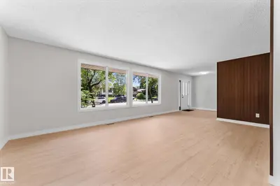 Interior photo 2 of 44 Arlington DR