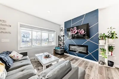 Interior photo 3 of 572 GLENRIDDING RAVINE DR SW