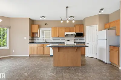 Interior photo 4 of 7460 SINGER LD NW