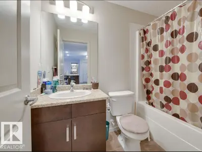 Interior photo 4 of 5521 7 AV SW