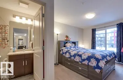 Interior photo 2 of 5521 7 AV SW