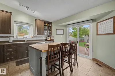 Interior photo 4 of 4403 43 ST