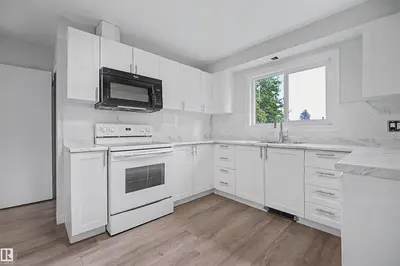 Interior photo 4 of 12707 87 ST NW