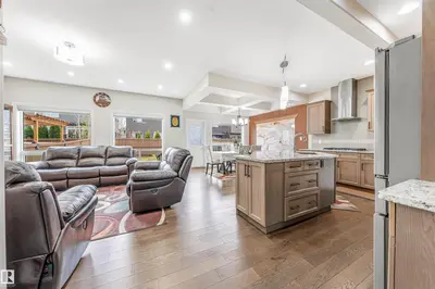 Interior photo 3 of 5907 19 AV SW