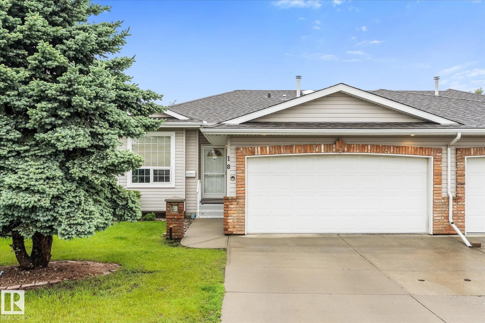18 HILLCREST CO, Spruce Grove - 3 bedroom Duplex for sale