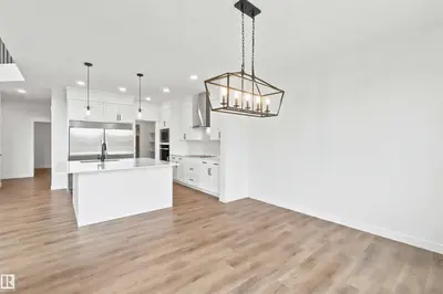 Interior photo 3 of 2232 5 AV SW