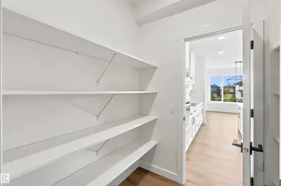 Interior photo 4 of 2232 5 AV SW