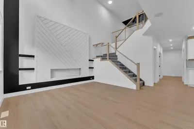 Interior photo 2 of 61 Renwyck PL