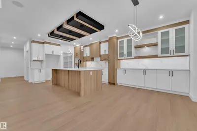 Interior photo 4 of 61 Renwyck PL