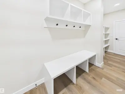 Interior photo 4 of 3 EMERSON LD