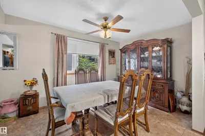 Interior photo 2 of 18 GLENBROOK BV