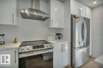 Interior photo 4 of #12 1720 GARNETT PT NW