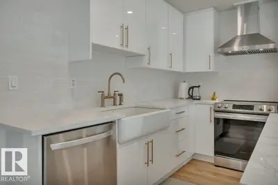 Interior photo 2 of #12 1720 GARNETT PT NW