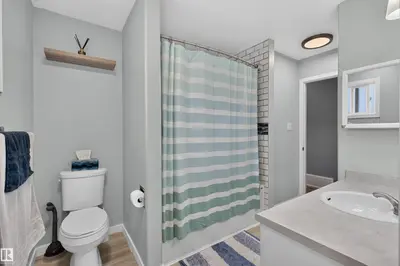 Interior photo 4 of 5317 60 ST