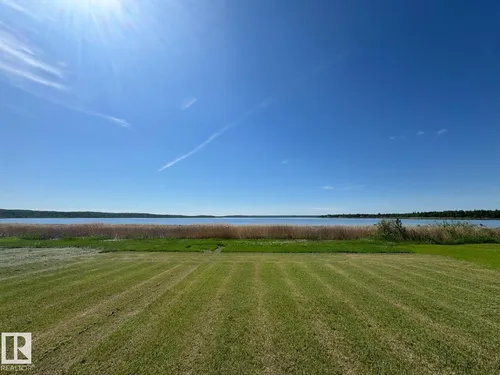 51 lakeshore dr, Rural Lac Ste. Anne County - $349,900