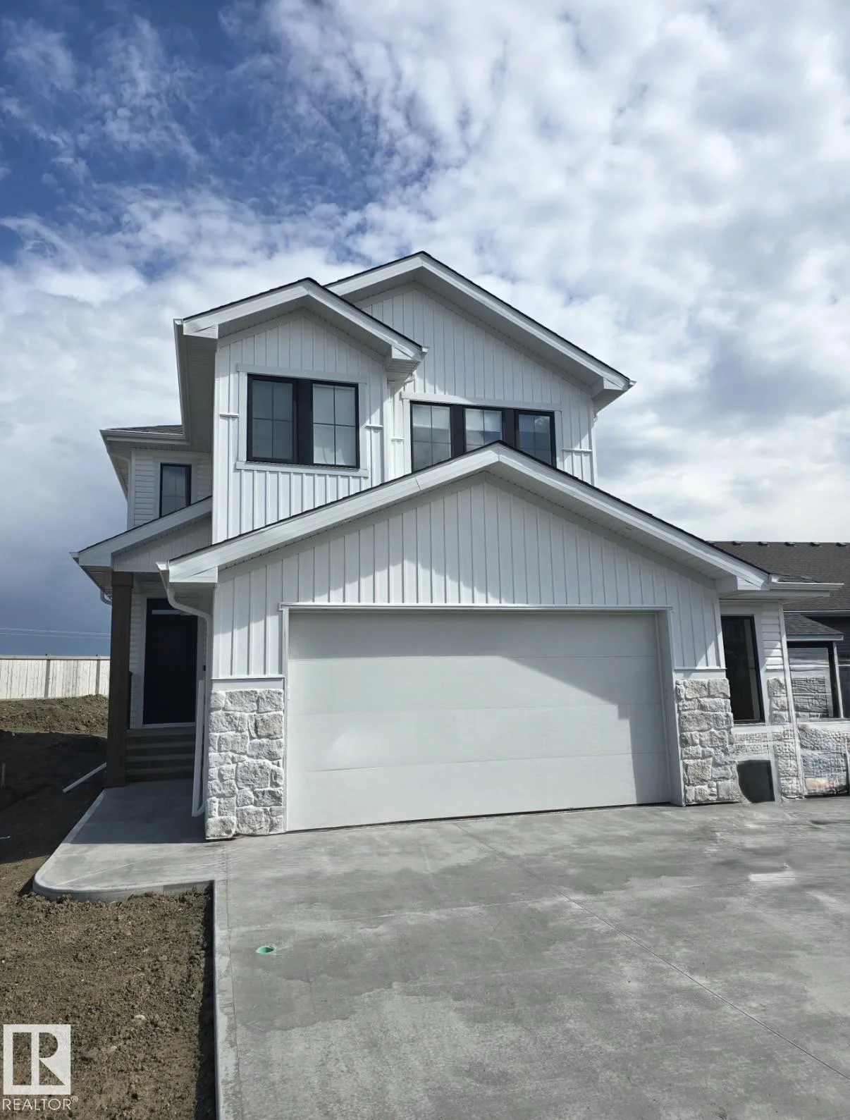 8705 96a Ave, Morinville - 1 bedroom Detached Single Family for sale