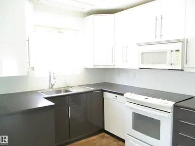 Interior photo 2 of 10946 165 ST NW NW