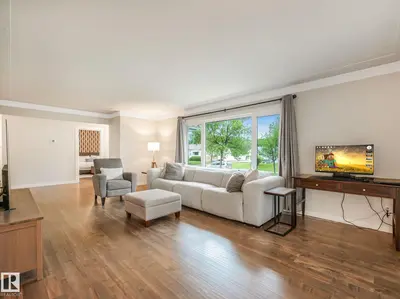 Interior photo 4 of 8604/8606 79 ST NW