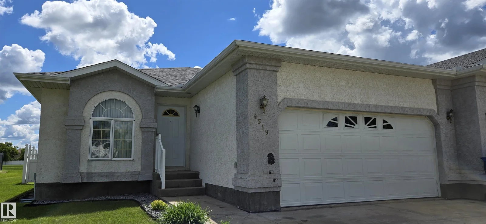 4519 59 ave, Vegreville - 1 bedroom Residential Attached for sale
