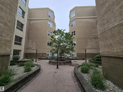 Interior photo 1 of 
