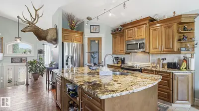 Interior photo 2 of 5130 SPORTSVIEW DR