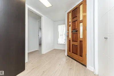 Interior photo 2 of 1031 West MT Crescent NW