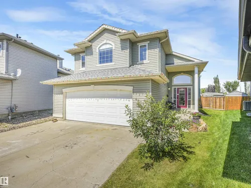 4832 157 AV NW, Edmonton - $525,000