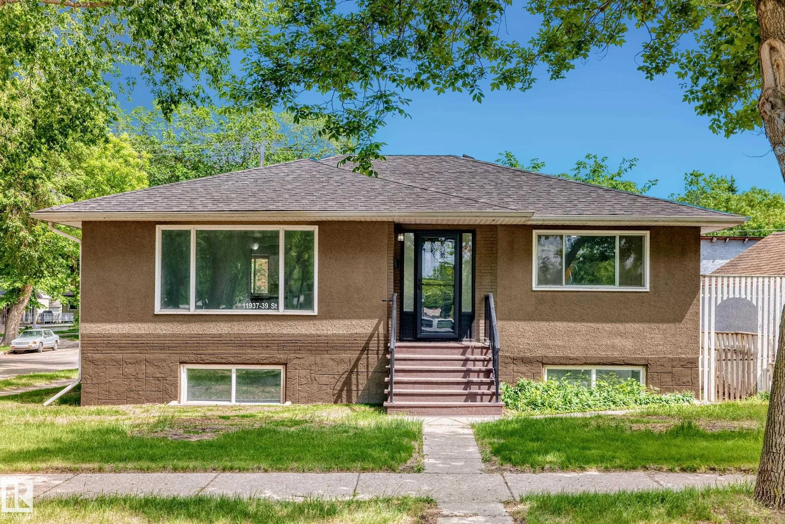 11937 39 ST NW NW, Edmonton - 6 bedroom Detached Single Family for sale
