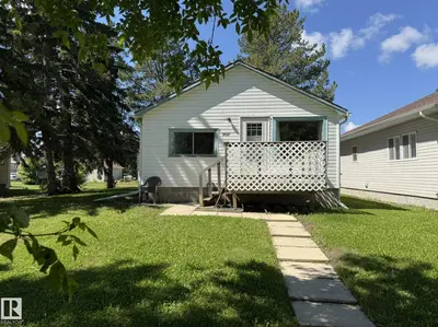 Interior photo 1 of 5132 52 ST
