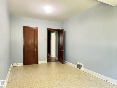 Interior photo 2 of 5132 52 ST
