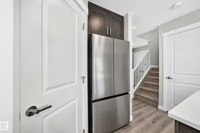 Interior photo 4 of 93 RICHMOND LI