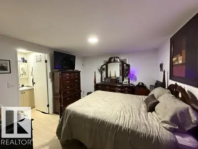 Interior photo 2 of 36 Ridgeway Drive NW