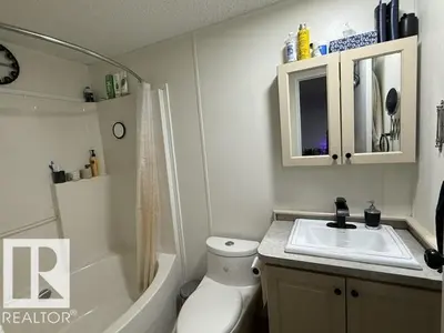 Interior photo 4 of 36 Ridgeway Drive NW