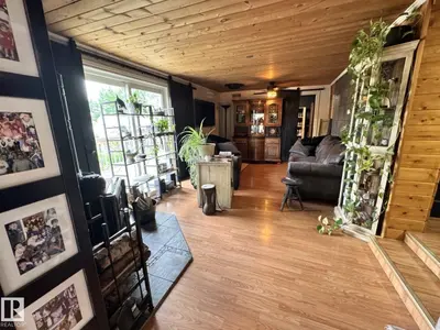 Interior photo 2 of 4707 54 AV