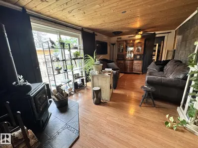 Interior photo 3 of 4707 54 AV