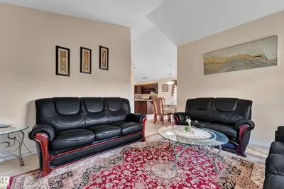 Interior photo 4 of 6140 18 AV SW