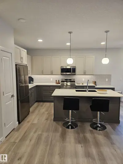 Interior photo 3 of #44 11 DALTON LI