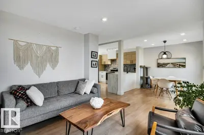 Interior photo 2 of 292 GRANDIN VG