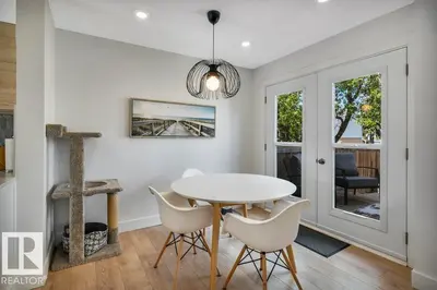 Interior photo 3 of 292 GRANDIN VG