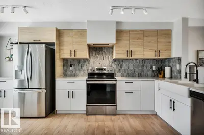 Interior photo 1 of 292 GRANDIN VG