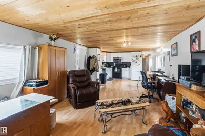 Interior photo 2 of 372 Evergreen PA NW NW