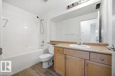 Interior photo 4 of #34 1179 SUMMERSIDE DR SW