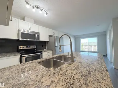 Interior photo 4 of #432 390 Windermere RD NW