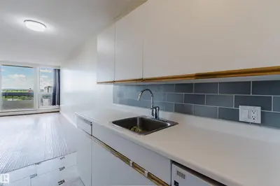 Interior photo 2 of #904 10883 SASKATCHEWAN DR NW