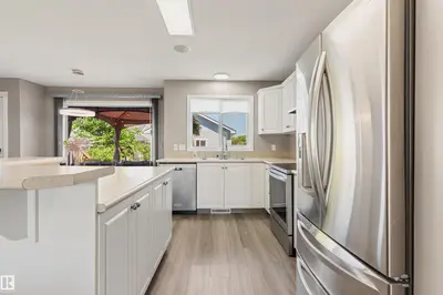 Interior photo 3 of 7824 14 AV SW