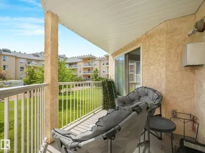 Interior photo 4 of #212 15499 CASTLE DOWNS RD NW