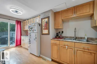 Interior photo 2 of 540 WILLOW CT NW